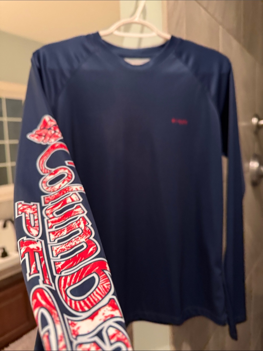 Columbia Navy Shirt sun shirt with Red Logo